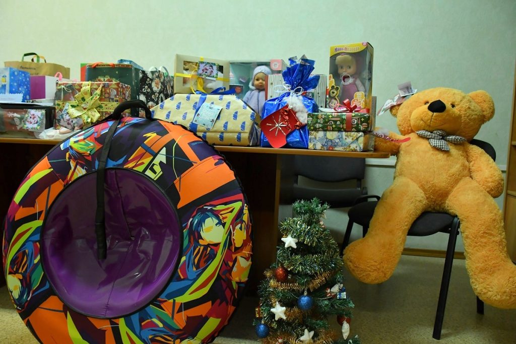 Жители Братска исполнили желания более 40 детей из интернатов