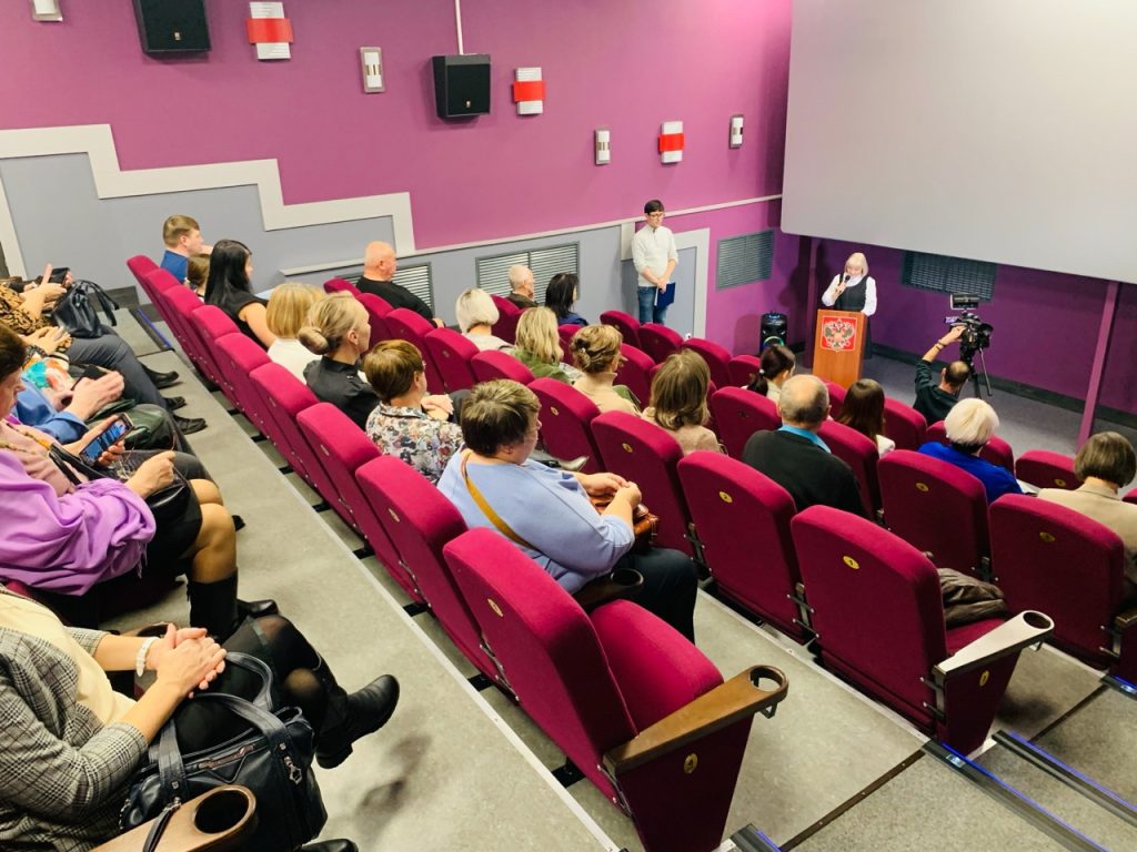Живые хроники Братска: Премьера фильма о фотослужбе в «Братскгэсстрое»